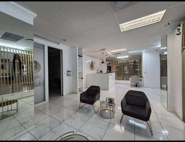 79M² RETAIL TO LET IN SUNNINGHILL
